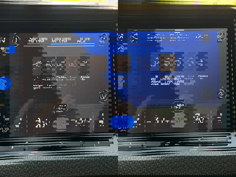Image Volkswagen 潇晬嘠䥉⁉敂汲湩⁥䌨ㅄ⠩㈱㈮㄰ 1.5 eTSI 150 R-Line DSG7 Full leds GPS Carplay Radar AV/AR Sièges chauffants ACC Clim auto Gtie 1 an